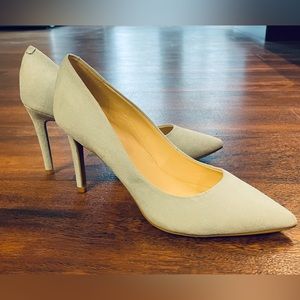 Brand-new Nine West light blue heels